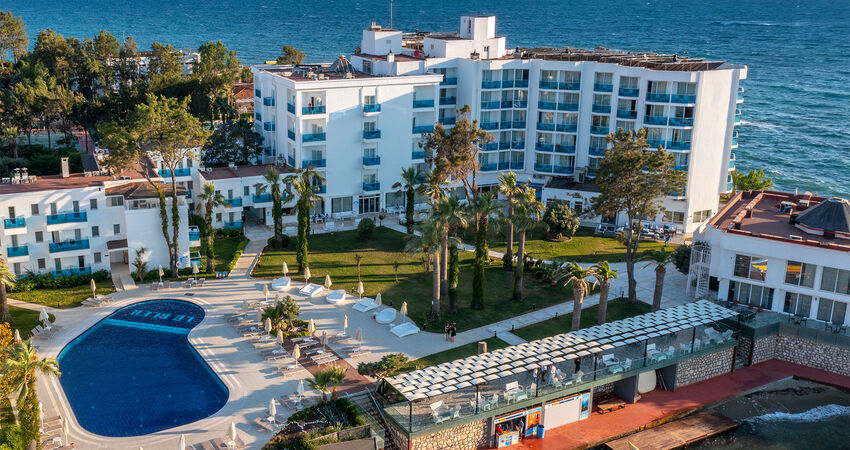 Aydın Çıkışlı Kuşadası Le Bleu Otel Her Şey Dahil Yılbaşı Turu