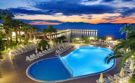 Aydın Çıkışlı Kuşadası Le Bleu Otel Her Şey Dahil Yılbaşı Turu